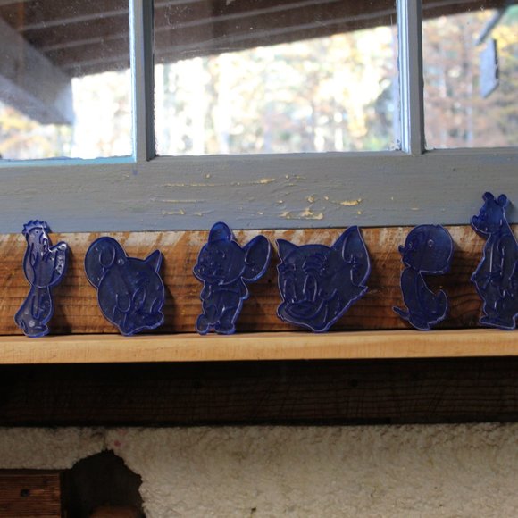 Retro 1965 Vintage Tom and Jerry cookie cutters set of 6 - Picture 9 of 16